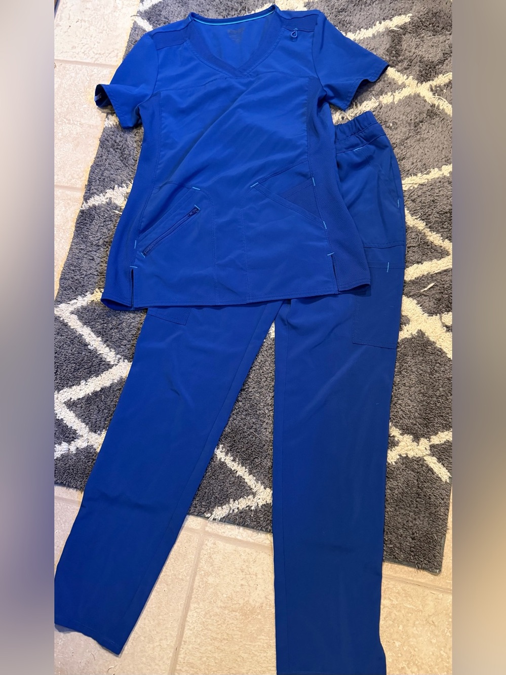 Scrub star women’s Women’s Medical Scrub Set - Royal Blue Pants & Top size XS!